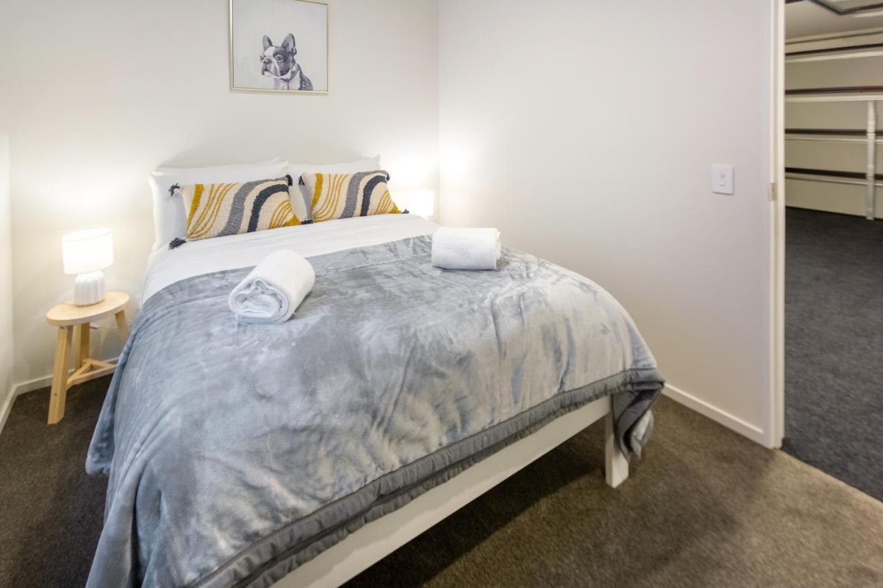 Cozy 3 Bedroom Near Hagley Park W/Garage Κράισττσερτς Εξωτερικό φωτογραφία